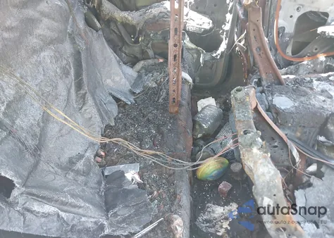 2020 Chevrolet Equinox Fwd Lt 1.5L Turbo z USA, uszkodzony, nr VIN 3GNAXKEV5LL345281